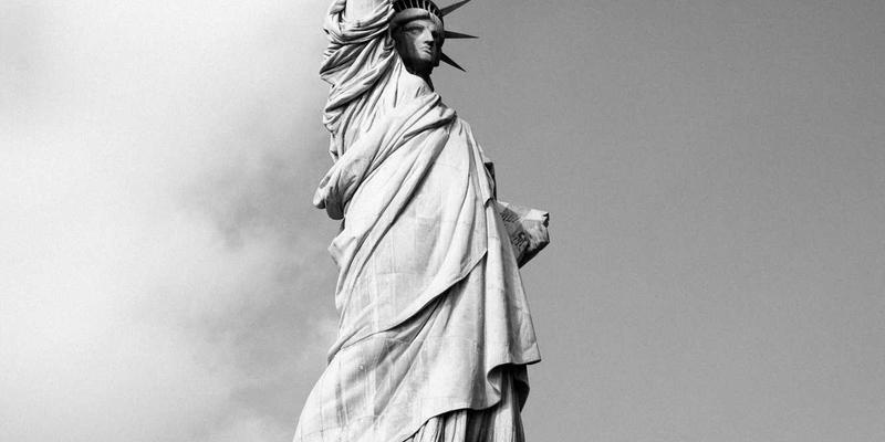 沈阳厨饰记：小户型厨房门终极选购指南，推拉门与折叠门如何兼顾空间与通透感？